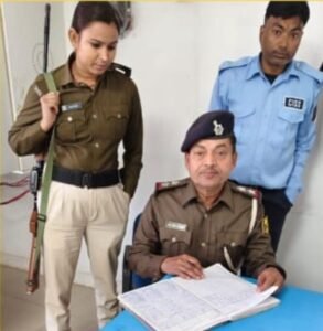 पूर्णिया बिहार 15 दिसंबर 25 * पूर्णिया पुलिस ने बैंकों की सुरक्षा व्यवस्था का किया निरीक्षण। .....