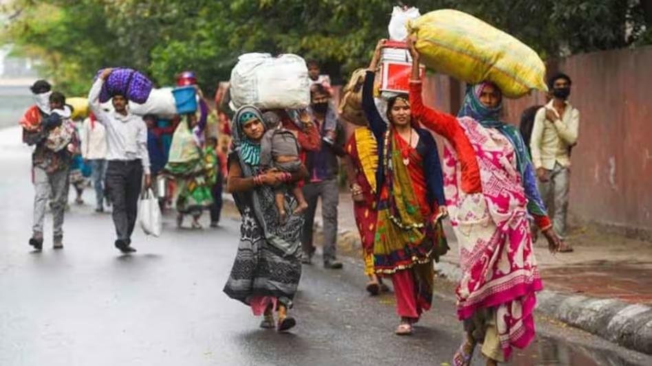 दिल्ली १८ दिसंबर २५ *  गरीबों की सहारा मनरेगा के पीछे क्यों पड़े मोदी..........