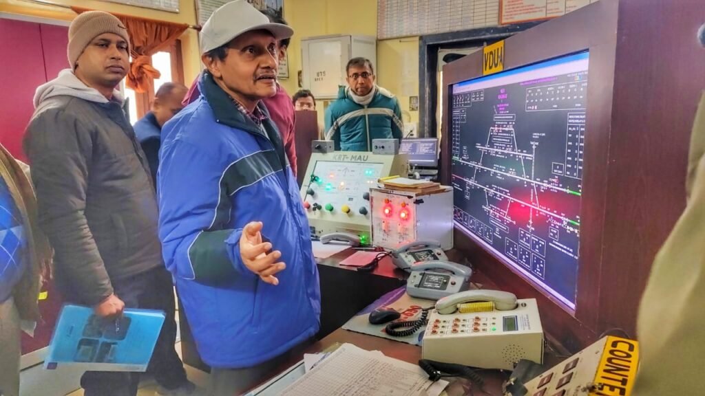 वारणशी १८ दिसंबर २५ * वारणशी में विद्युतीकरण परियोजनाओ के साथ इन्फ्रास्ट्रक्चर के विकास का क्रम निरन्तर जारी। . वारणशी १८ दिसंबर २५ * वारणशी में विद्युतीकरण परियोजनाओ के साथ इन्फ्रास्ट्रक्चर के विकास का क्रम निरन्तर जारी। .