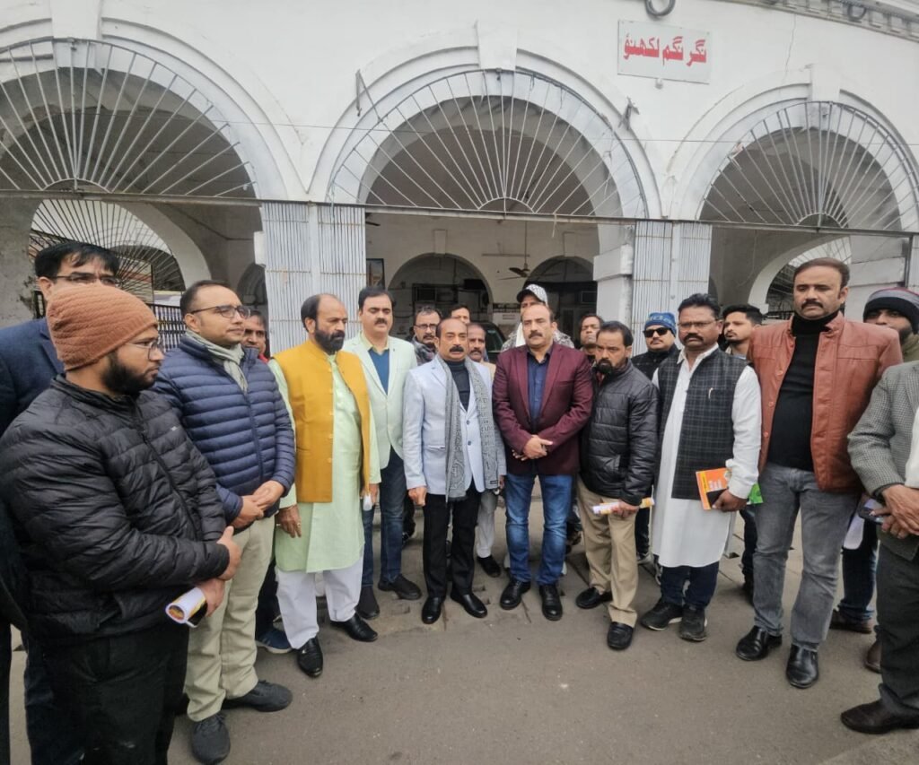 नई दिल्ली १९ दिसंबर २५ *  यूपीआजतक न्यूज़ चैनल पर राजधानी में लाइसेंस शुल्क व्यवस्था लागू किए. ....