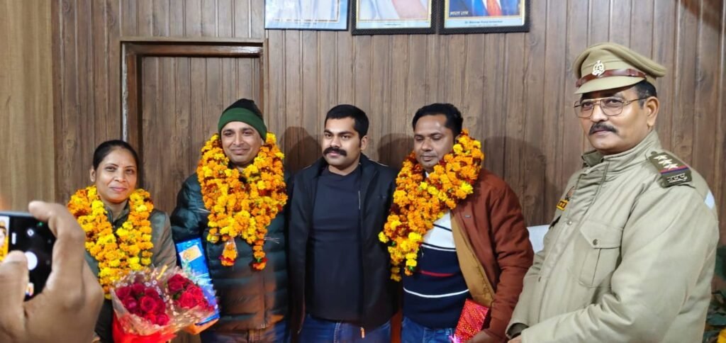 अयोध्या १९ दिसंबर २५ * गैर जनपद स्थानांतरण पर रुदौली कोतवाली में भावुक विदाई समारोह का हुआ आयोजन