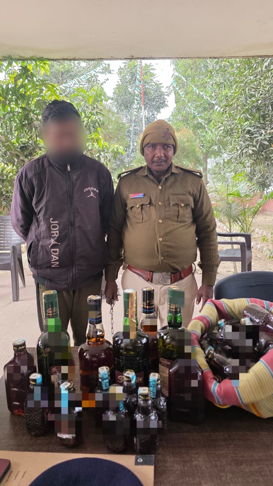 पूर्णिया बिहार 20 दिसंबर 25* *पूर्णिया पुलिस की कार्रवाई: 12.24 लीटर विदेशी शराब जब्त, एक गिरफ्तार* पूर्णिया बिहार 20 दिसंबर 25* *पूर्णिया पुलिस की कार्रवाई: 12.24 लीटर विदेशी शराब जब्त, एक गिरफ्तार*