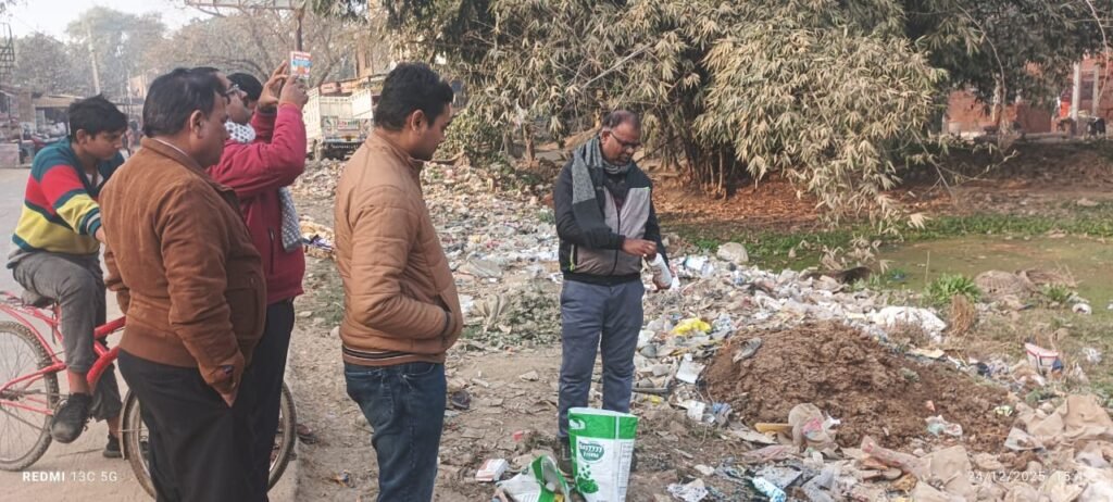 कौशांबी २५ दिसंबर २५ *  *खाद्य सामग्रियों की बिना जांच किए नष्ट कराई जा रही सामग्री पर खड़े हैं सवाल*