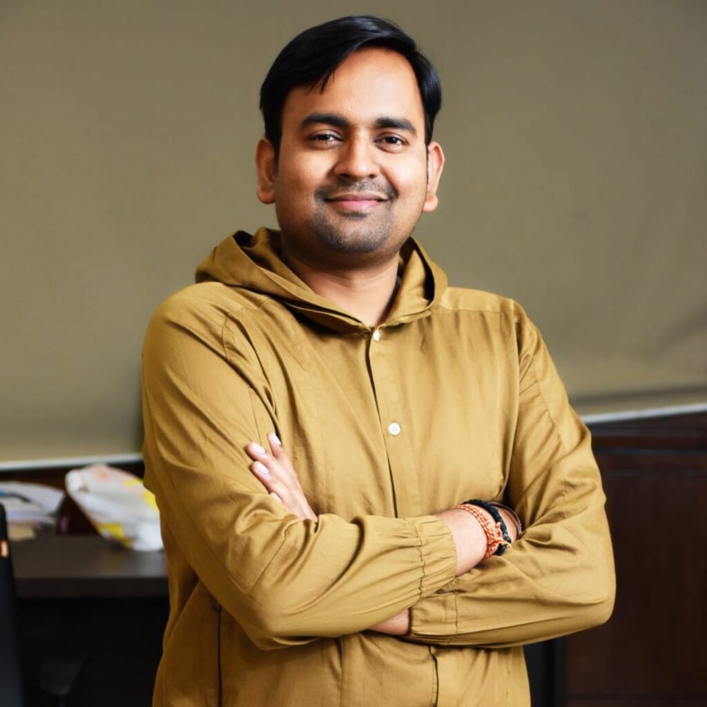 सुल्तानपुर २८ दिसंबर २५ * *कबड्डी के मैदान में गूंजी अवध की लेखनी