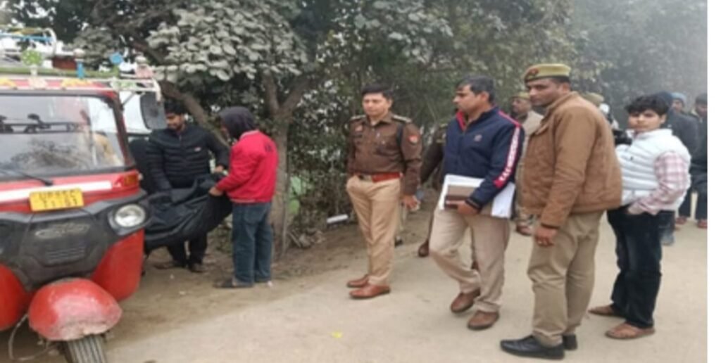 मथुरा 29 दिसंबर 2025* रिफाइनरी क्षेत्र में सड़क किनारे मिला महिला का शव, जांच में जुटी पुलिस। .