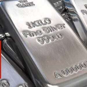 नई दिल्ली २९ दिसंबर २५ * चांदी की कीमत पहली बार 2.5 लाख रुपए प्रति किलो के हुई पार. ..नई दिल्ली २९ दिसंबर २५ * चांदी की कीमत पहली बार 2.5 लाख रुपए प्रति किलो के हुई पार. .. चांदी की कीमत पहली बार 2.5 लाख रुपए प्रति किलो के हुई पार 2,54,174 रुपए प्रति किलो पहुंचने के बाद 1 घंटे में 21 हजार रुपए गिरी चांदी की कीमत 2,33,120 रुपए प्रति किलो हुई चांदी MCX ने जारी किए आंकड़े