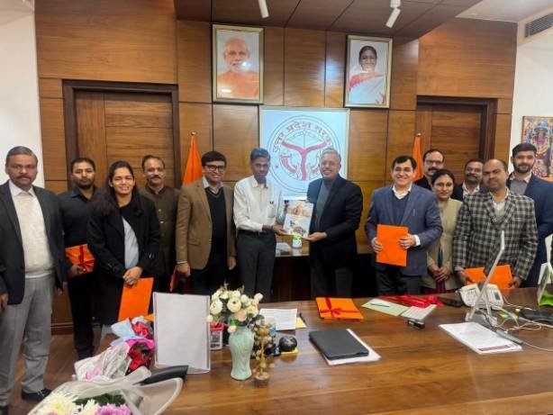 लखनऊ01जनवरी 26*उत्तर प्रदेश के मुख्य सचिव एस. पी. गोयल ने लोक भवन में आईएएस ग्रेडिंग पुस्तिका का विमोचन किया।*