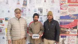 मथुरा 8 जनवरी 26* एक अभियुक्त को चोरी के 02 मोवाइल फोन व एक नाजायज चाकू के साथ किया गिरफ्तार*
