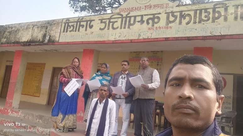 अयोध्या 11जनवरी 26*मुख्य निर्वाचन के निर्देश पर कम्पोजिट विद्यालय में तीनो बूथों के बूथ लेवल के कर्मचारियों ने मतदाता को पढ़कर सुनाया गया