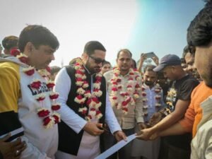 अयोध्या 11 जनवरी 26*सधे अंदाज में चुनावी बैटिंग कर रहे हैं रुश्दी मियां,दोनों प्रतिद्वंदियों को अपने साथ लाकर इरादा कर दिया जाहिर