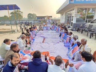 कौशाम्बी 11 जनवरी 26*मनरेगा बचाओ अभियान के लिए नगर पंचायत चरवा में रखा गया उपवास*