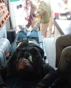 हरदोई 13 जनवरी 26*मिनी पिकप डाला ने बाईक मे मारी टक्कर, पिता पुत्र घायल