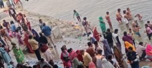 कौशाम्बी २३ जनवरी २६*बसंत पंचमी पर गंगा यमुना नदी के विभिन्न घाटों में लाखों श्रद्धालुओं ने लगाई डुबकी*