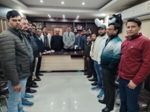 लखनऊ २४ जनवरी २६*जेम पोर्टल व्यापारियों ने आदर्श व्यापार मंडल के प्रदेश कार्यालय में आयोजित "व्यापारी बैठक " में अपनी समस्याएं प्रमुखता से उठाई