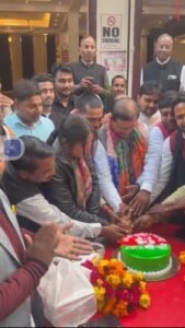 अयोध्या २५ जनवरी २६*सपा जिला अध्यक्ष पारसनाथ यादव का जन्मदिन उत्साहपूर्वक मनाया गया