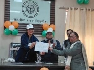 बिजनौर २५ जनवरी २६*BLO अंजली वर्मा को SDM सदर द्वारा आज तहसील सभागार में सम्मानित क्या गया।