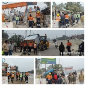 कानपुर नगर 3 जनवरी 26*चौबेपुर में एनएचएआई की टीम ने सड़क के दोनों तरफ से अवैध कब्जे ढहाए
