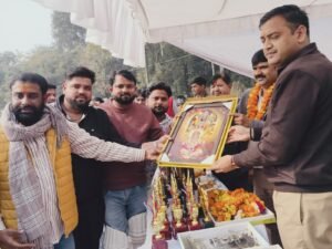 कानपुर १ जनवरी २६ * उपकार क्रिकेट क्लब के द्वारा 34वा विवाहित अविवाहित क्रिकेट मैच का किया गया शुभारंभ। ..