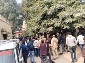 लखनऊ २ जनवरी २६ * मुसाफिरखाना तहसील परिसर बना छावनी का केंद्र। ...