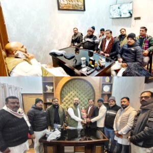 बाँदा 4 जनवरी 26 * नववर्ष पर राष्ट्रीय शैक्षिक महासंघ बांदा के प्रतिनिधिमंडल ने प्रवीण सिंह को दी बधाई। .