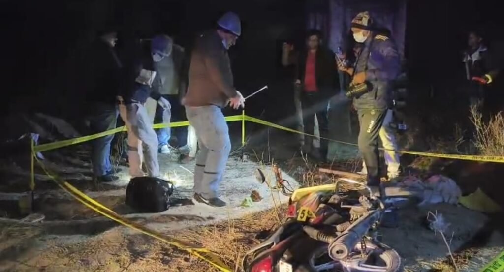 मैनपुरी 5 जनवरी 26 * SOG और कोतवाली पुलिस की बदमाशों के बीच हुई मुठभेड़। ..