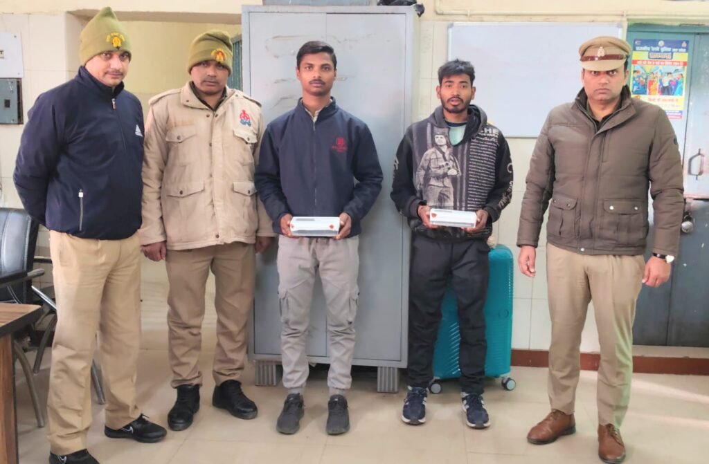 कानपूर 5 जनवरी 26 * *शातिर चोरों को जीआरपी पुलिस ने किया गिरफ्तार।*...