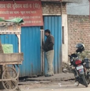 कानपूर नगर २६ जनवरी २०२६ * हमका पीनी है,पीनी है, हमका पीनी है गाना हुआ सफल,,गणतंत्र दिवस बना शराबियों का दिवस, सख़्त निर्देशों पर भारी पड़ी काली कमाई