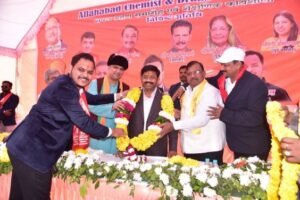 प्रयागराज२७ जनवरी २६ * डी.एस.ए. ग्राउंड में आयोजित उत्तर प्रदेश केमिस्ट एवं ड्रगिस्ट एसोसिएशन के शपथ ग्रहण एवं शैक्षिक कार्यशाला कार्यक्रम में मुख्य अतिथि के रूप में सम्मिलित हुआ व नए पदाधिकारियों को शपथ दिलाई।