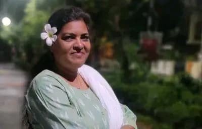 हैदराबाद २५ जनवरी २६ * हैदराबाद में चल रहे विरसम के 30 वें अधिवेशन में बोलते हुए तमिल दलित कवयित्री Sukirtha Rani जी