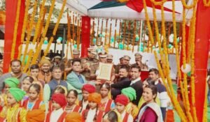 सुल्तानपुर26जनवरी२०२६ *पुलिस लाइन में सांस्कृतिक कार्यक्रम में प्राथमिक विद्यालय सिपाह अव्वल, लगातार दूसरी बार प्रथम स्थान,एसपी ने किया सम्मानित