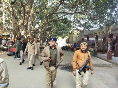 मथुरा 16 जनवरी 26* बार एसोसिएशन चुनाव के दृष्टिगत पुलिस अधीक्षक नगर का निरीक्षण *