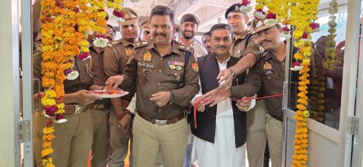 लखनऊ7फरवरी26*पारा के बुद्धेश्वर चौराहे पर नई पुलिस चौकी का फीता काट किया उद्घाटन