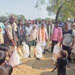 अयोध्या 11 फ़रवरी 26*रूदौली विधायक रामचंद्र यादव ने आग पीड़ित परिवारों को आर्थिक सहायता और राहत सामग्री वितरित की