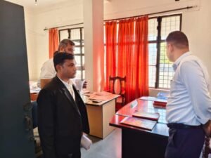 कौशाम्बी 16 फ़रवरी 26*जिलाधिकारी ने कलेक्ट्रेट में स्थित विभागों/पटलों का किया आकस्मिक निरीक्षण*