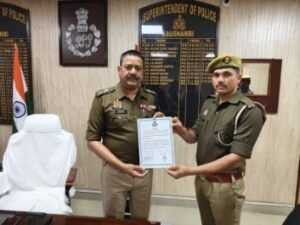 कौशाम्बी19फ़रवरी26*विकलांग परीक्षार्थी को गोद में उठाकर परीक्षा केंद्र तक पहुंचाने वाले पुलिसकर्मी हुए सम्मानित*