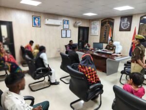 कौशाम्बी 23 फ़रवरी 26*पुलिस अधीक्षक ने फरियादियों की सुनी समस्याएं*