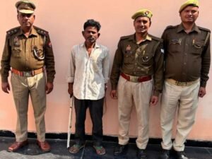 मथुरा 25 फरवरी 26*थाना सदर बाजार पुलिस टीम द्वारा हत्या के अपराध में वांक्षित एक अभियुक्त को गिरफ्तार किया गया* ।