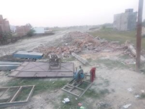 अयोध्या25 फ़रवरी 26*माँझा बरहटा मे बिना नोटिस के गिराए गए भवनस्वामी ने सर्किल रेट से 6 गुना मुआवजा देने की मांग की!!