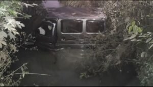 कानपुर नगर 26 फ़रवरी 26*पनकी में तेज रफ्तार इको कार नाले में गिरी, बाल-बाल बचे सवार*