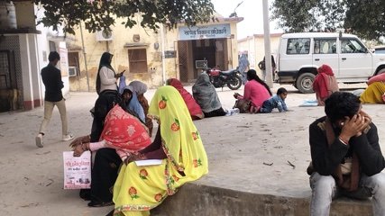 कौशांबी २ फ़रवरी २६*कर्मचारियों की तैनाती होने के बाद एसआईआर फॉर्म के लिए ब्लॉक का चक्कर लगा रहे ग्रामीण*