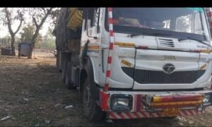 हरदोई ३ फ़रवरी २६*पिहानी: जहानी खेड़ा मार्ग पर मौत का तांडव, ट्रेलर ने बाइक सवार को रौंदा; चौकी पुलिस ने कब्जे में लिया वाहन*