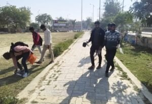 कौशाम्बी ८ फ़रवरी २६*विद्यार्थी परिषद के कार्यकर्ताओं ने चलाया प्लास्टिक मुक्त अभियान*