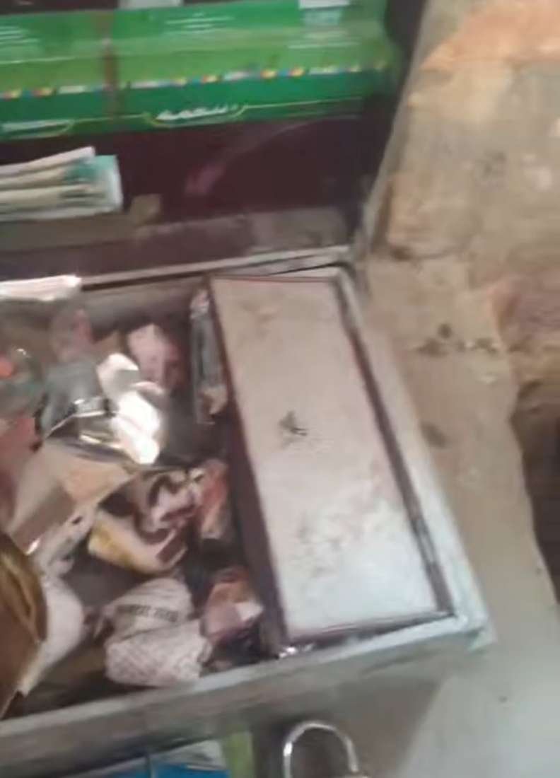 कौशाम्बी 26 फ़रवरी 26* भाँग ठेका की आड़ मे बिक रहा था गाँजा और आज भी बिक रहा है 