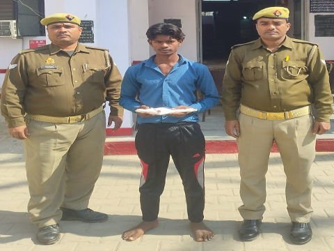 मथुरा 25 फरवरी 26*थाना जमुनापार पुलिस टीम द्वारा एक अभियुक्त को एक अवैध हथियार सहित गिरफ्तार किया गया ।*