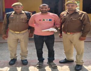 मथुरा 23 फरवरी 26थाना मगोर्रा पुलिस टीम द्वारा हत्या के प्रयास के अभियोग में वांछित चल रहे एक अभियुक्त को एक अवैध देशी हथियार सहित गिरफ्तार किया गया ।