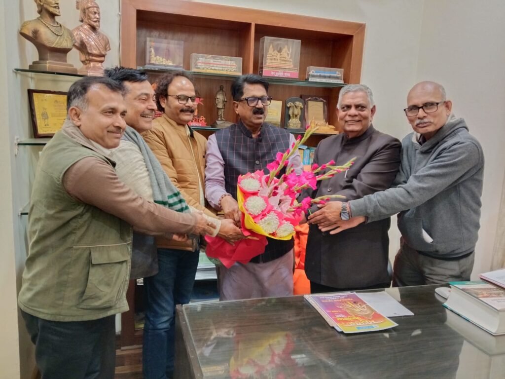 नई दिल्ली 6 फरवरी 26 * पत्रकारों ने पेंशन व कल्याणकारी सुविधाओं को लेकर सांसद से की मुलाकात। ..