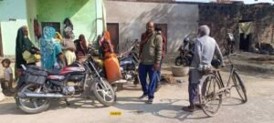 कौशाम्बी ११ फरवरी २६ * 26*घर के बाहर बंधी भैंस और भैंसा खोल ले गए