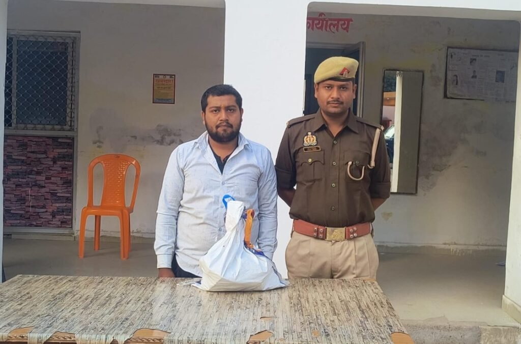 बाँदा १२ फरवरी २६ * थाना अतर्रा पुलिस अवैध देशी शराब के साथ अभियुक्त को किया गया गिरफ्तार ।