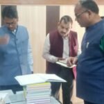 महेवा- इटावा,12फरवरी2026*मुख्य विकास अधिकारी अजय कुमार गौतम ने ब्लॉक मुख्यालय का निरीक्षण कर विकास कार्यों की हकीकत परखी