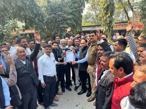 अयोध्या १६ फरवरी २६ * अधिवक्ता हत्याकांड से उपजा आक्रोश,रुदौली तहसील के अधिवक्ताओं का फूटा गुस्सा,